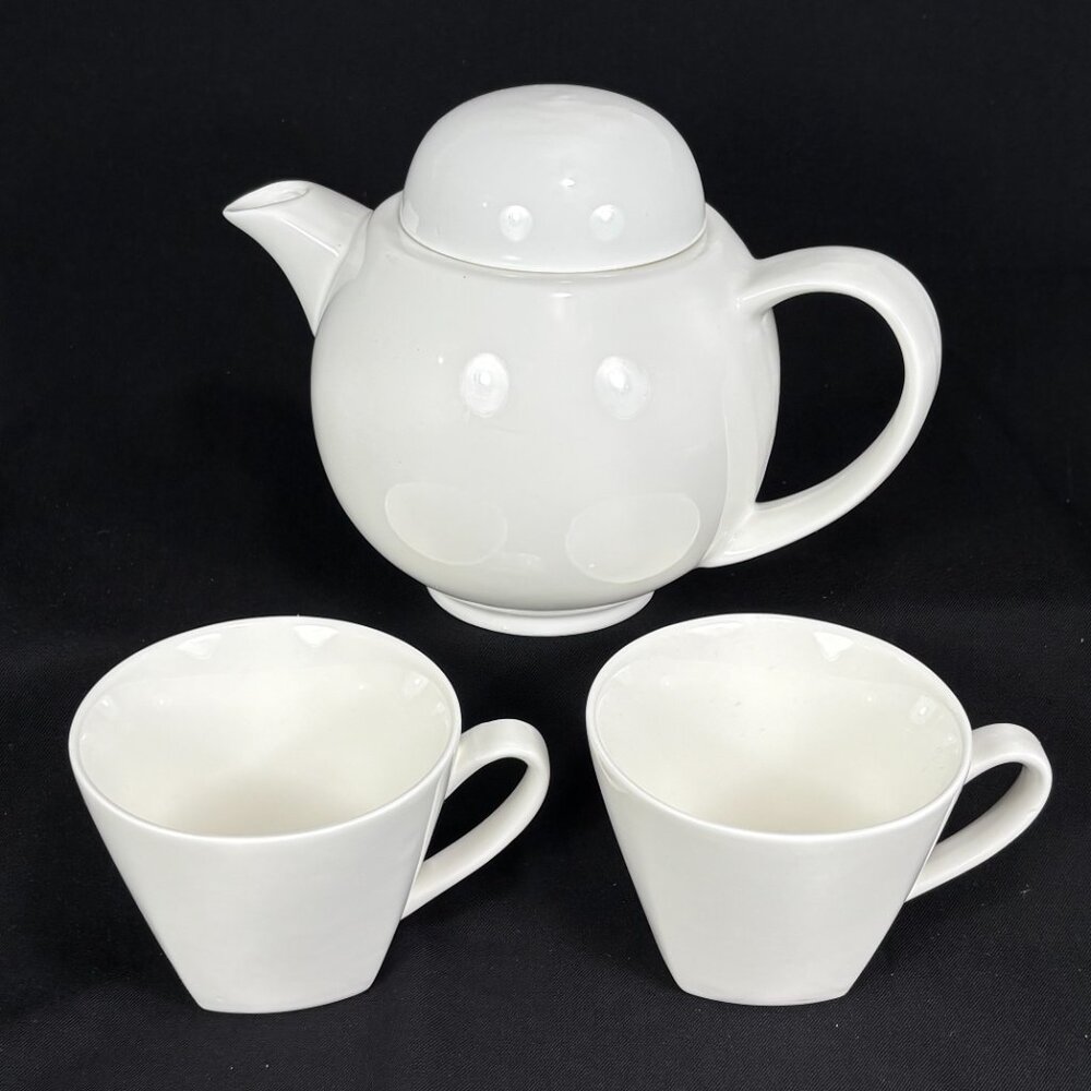Maxwell & Williams White Basics tea pot and 2 tea cups